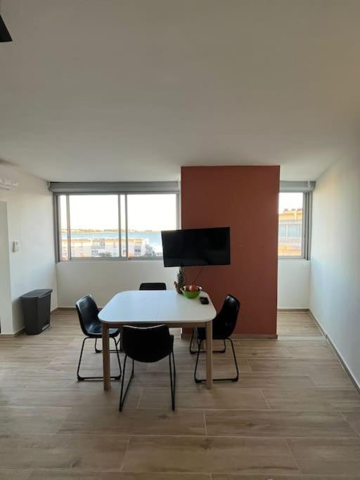 Joli Appart/Vue Etang/Clim /Wifi Balaruc-les-Bains Exterior foto